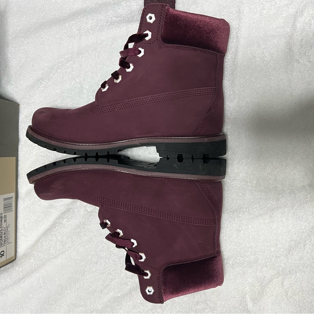 Timberland Women Size 10 Burgundy with Black Bottoms. Maroon crushed velour new